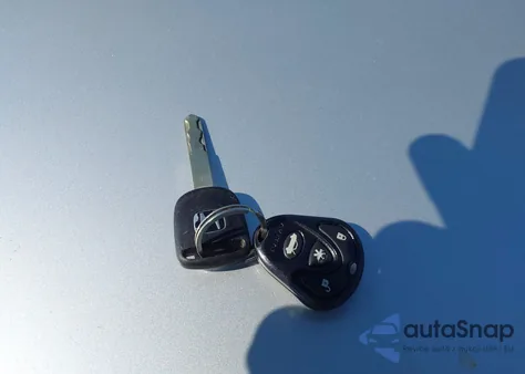 2003 Honda Civic Lx z USA, uszkodzony, nr VIN 2HGES16583H596470